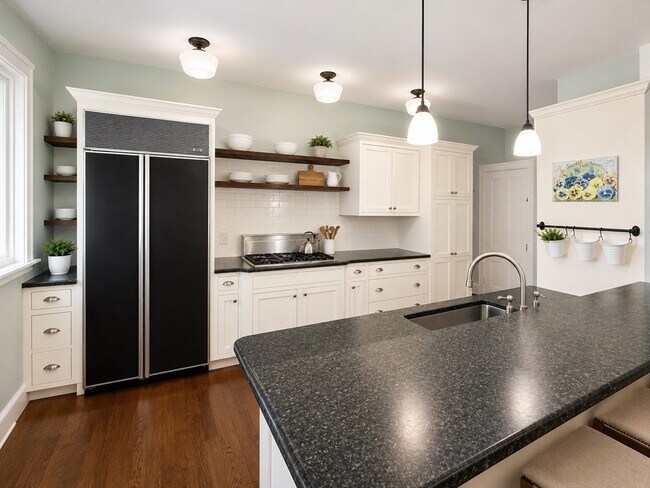 Photo - 1573 Centre St Unit B:Furnished