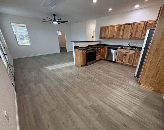 Photo - Beautiful country living!