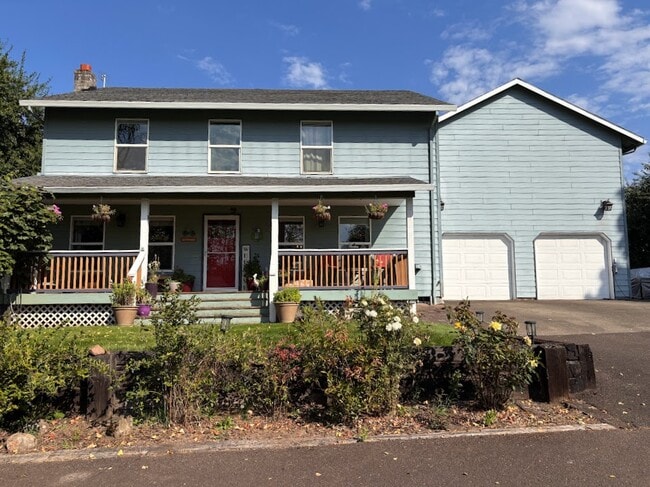 Front - 1768 S Dogwood St Rental