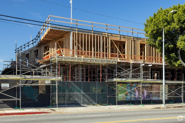 Building Photo - 2221 S Western Rental