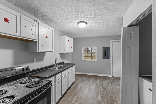 Photo - 1737 Terrace Ave