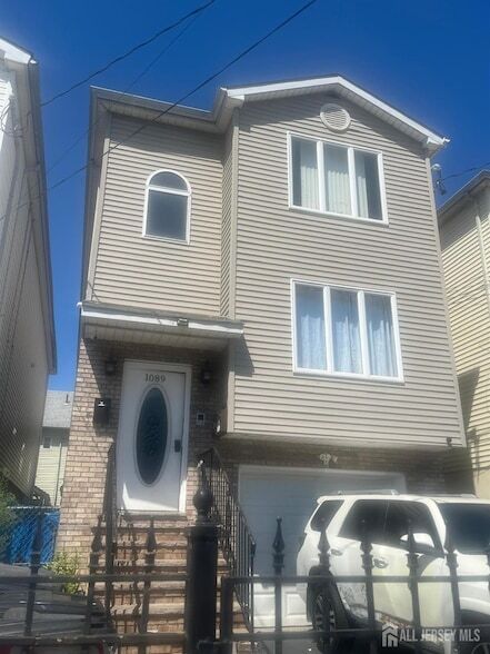 Building Photo - 1089 Magnolia Ave