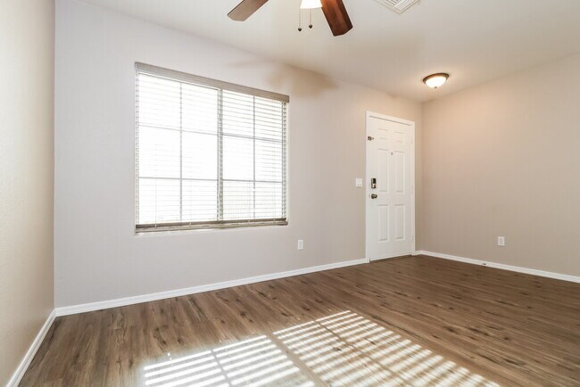 Photo - 13286 W Crocus Dr