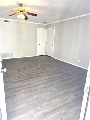 Photo - 8805 N Normandale St