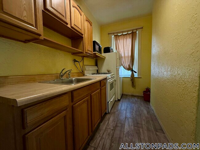 Building Photo - 26 Park Vale Ave Rental