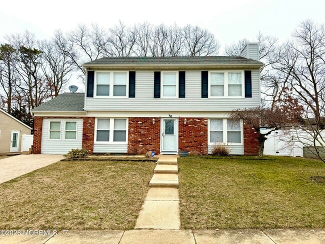 Building Photo - 70 Village Dr