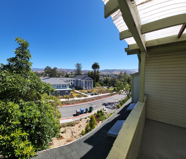 Photo - 5 Bedroom 3 Bath close to Poly, hiking and shopping!!