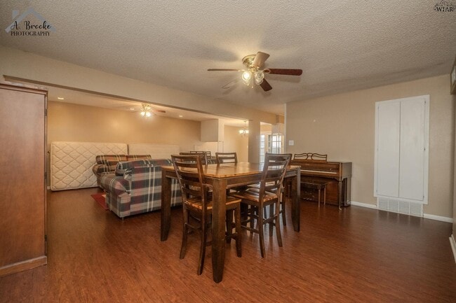 Photo - 5222 Jamaica Dr