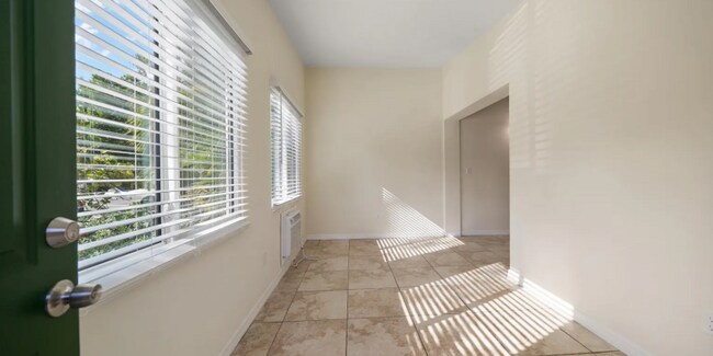 Photo - 533 Yelvington Ave Unidad 533