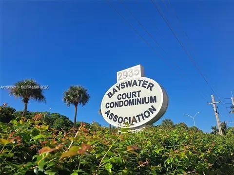 Building Photo - 2935 NE 163rd St Unit 4B