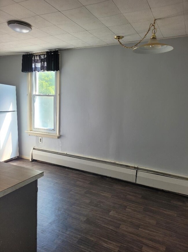 89 N Main St Unit 2