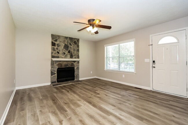 Photo - 386 Park Ct