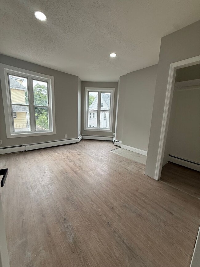 8 Emmons Pl Unit 2nd Floor
