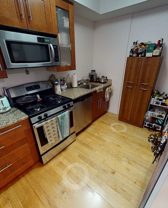 Photo - 672 Washington St Unit 4