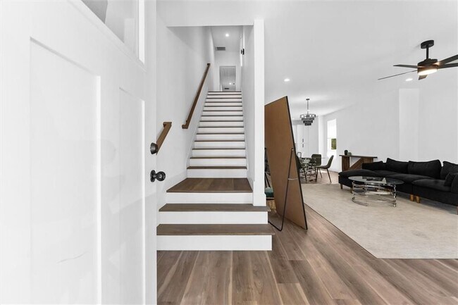 Photo - 598 Formwalt St SW