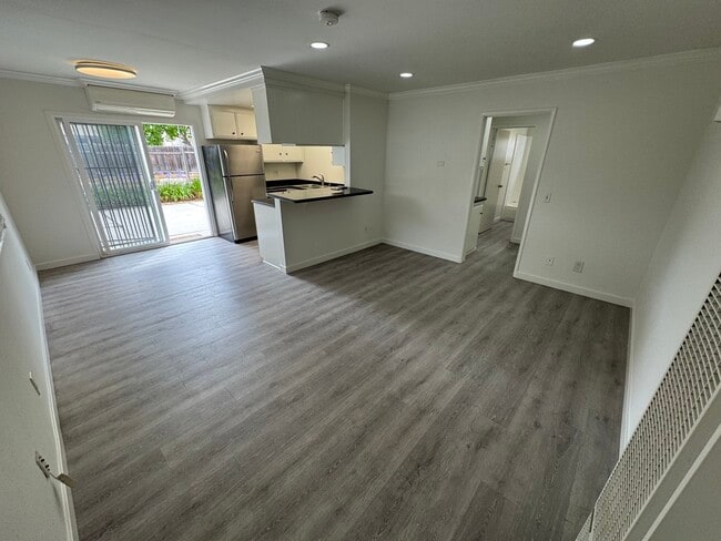 Building Photo - 10910 Regent St Unit A