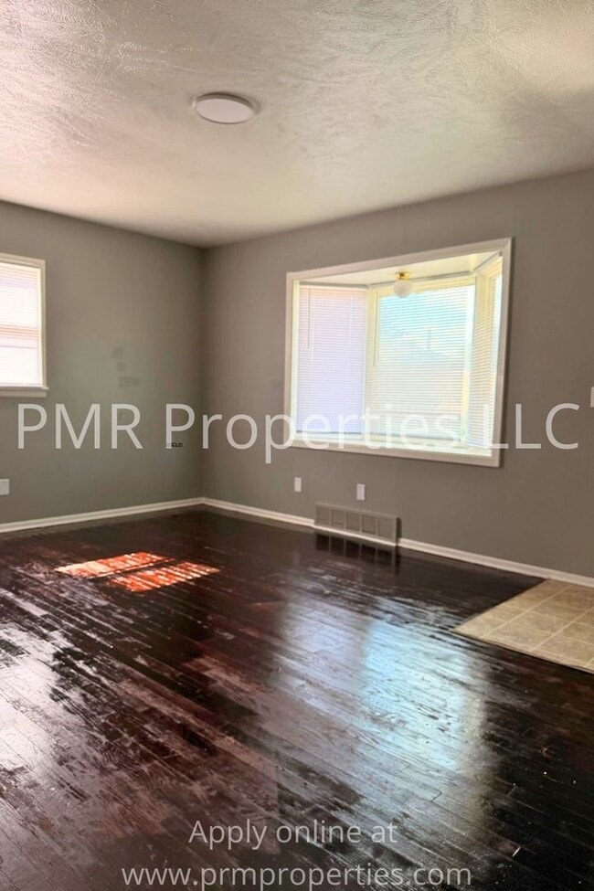 Photo - 3 Bedrooms / 1 Bathroom House