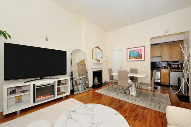 Photo - 126 E 39th St Unidad SI ID1323901P
