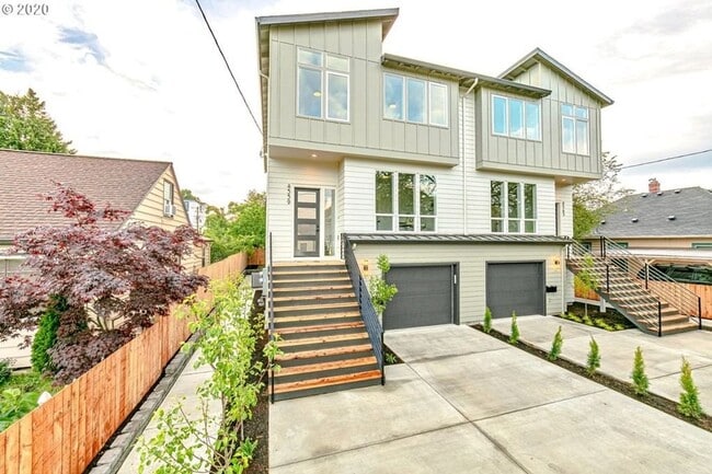 Photo - 4563-4563 N Borthwick Ave Townhome
