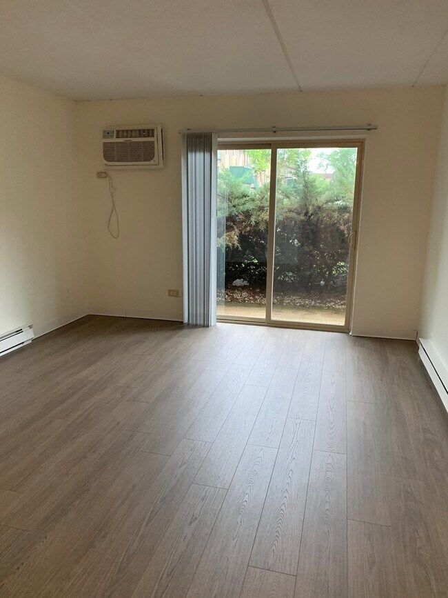 Photo - 230 Springhill Dr Unidad 107 Rental