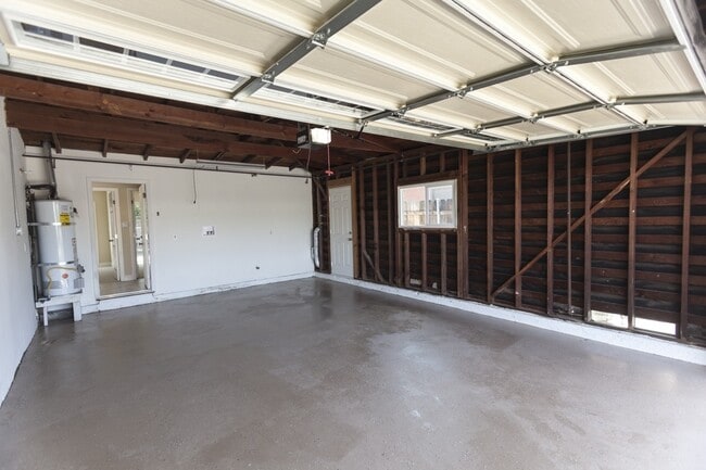 Photo - 6467 Richard St