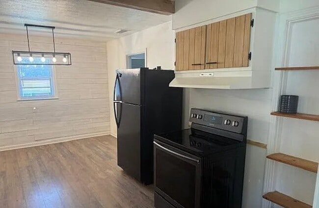 Photo - Brick Ranch located in Shelbyville
