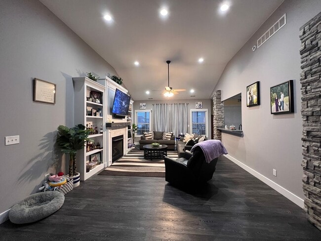 Photo - 119 McClendon Hills Ln