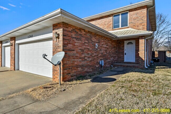 Photo - 1261 E Lakewood St