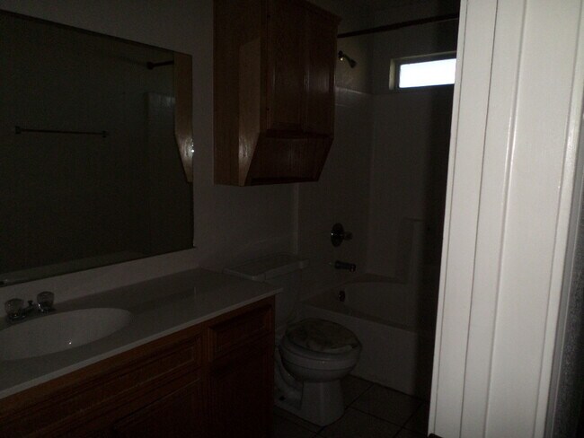 Photo - 1602 Van Zanten Dr Unit A