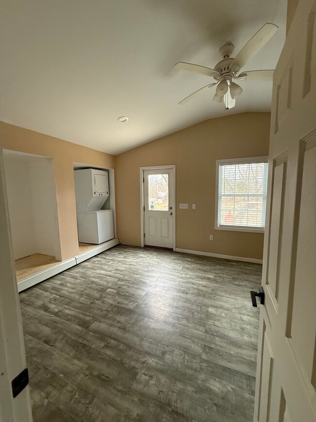 Photo - 158 Lake Hayward Rd