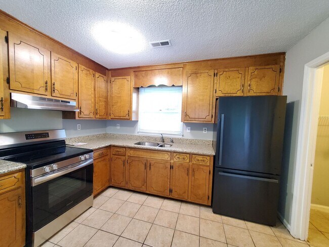 Photo - Beautiful 2 Bedroom 1 Bath Duplex Available for Rent in Charlotte, NC 28215