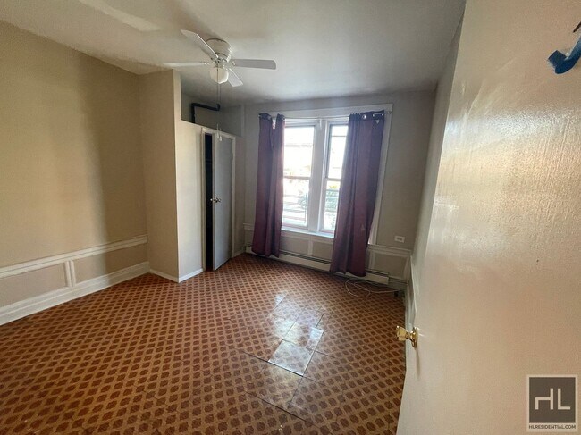 Photo - VAN SICLEN AVENUE