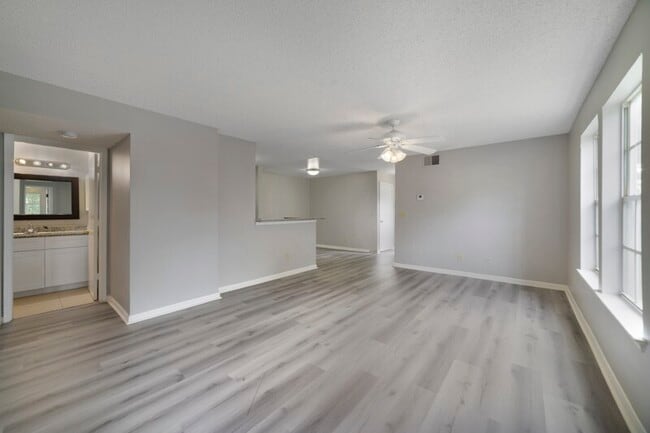 Photo - 6178 Westgate Dr Unidad Apt 104