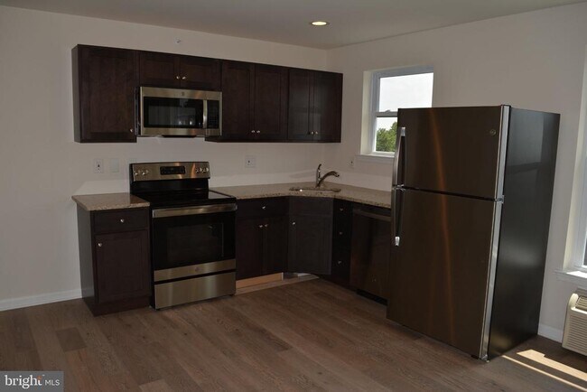 Photo - 7631 Ridge Ave