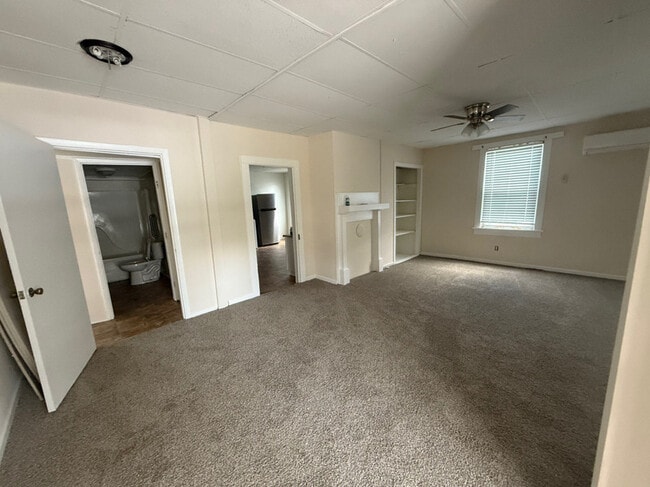 Photo - 202 Spring St