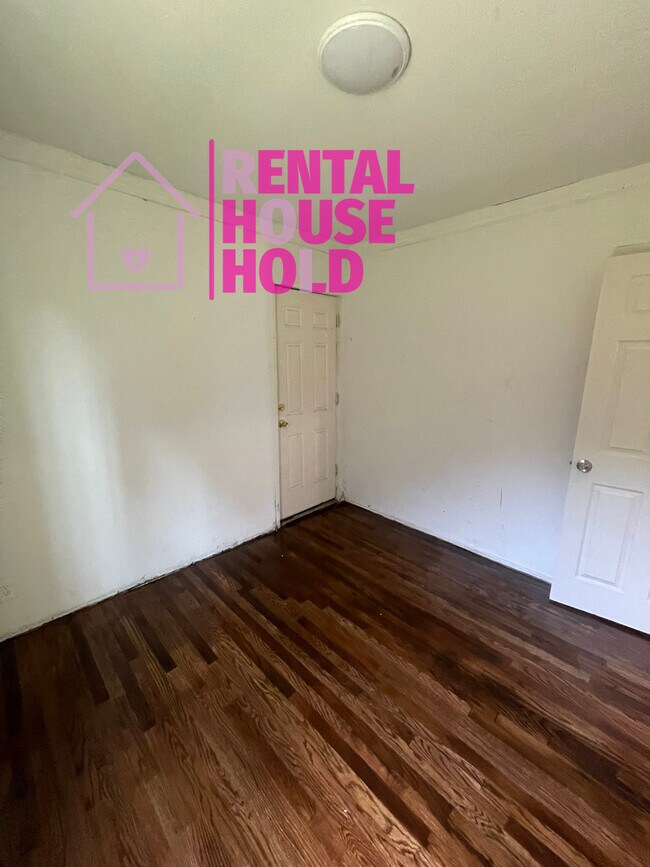 Photo - 10575 Beaconsfield St