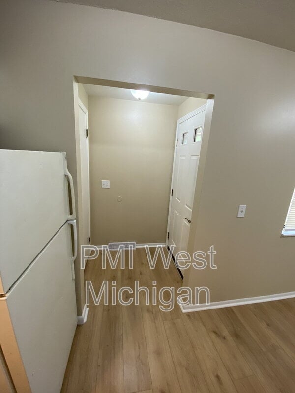 6081 In the Pines Dr SE