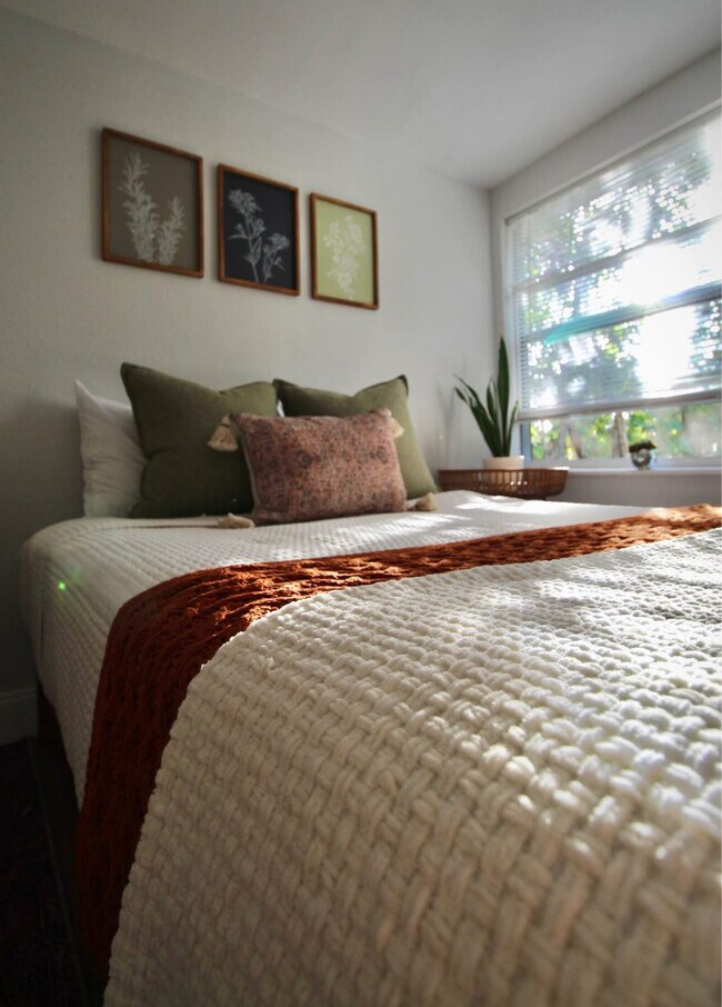 Photo - 2241 27th St S Unit Studio Side