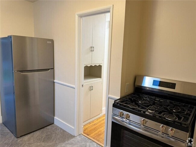 Building Photo - 1645 21st St Rental