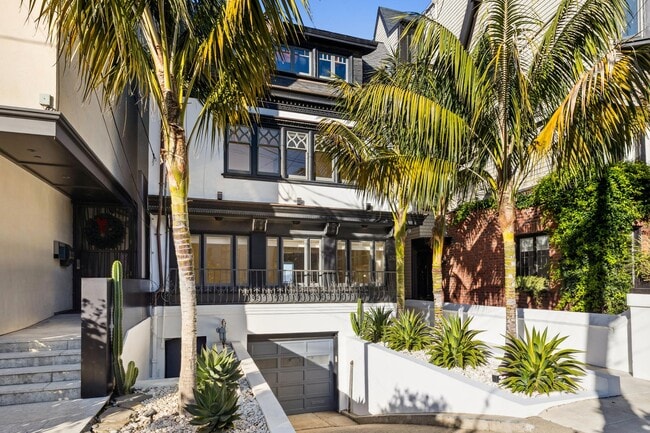 Photo - 2470 Broadway