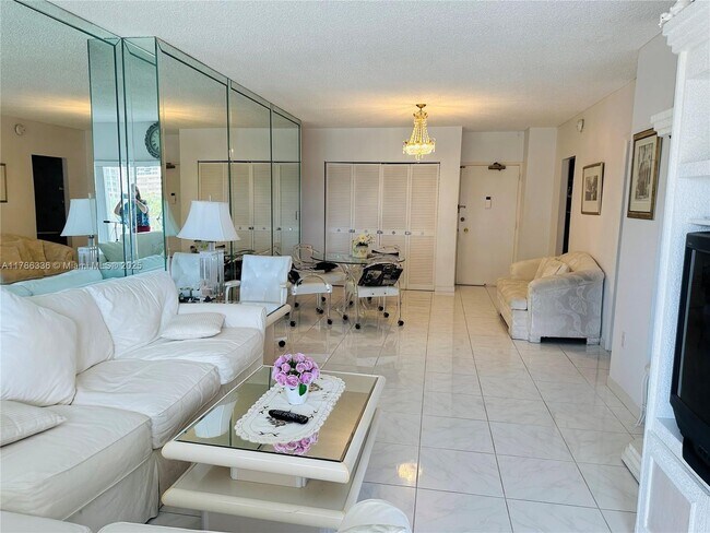 Photo - 1985 S Ocean Dr Unidad 4L