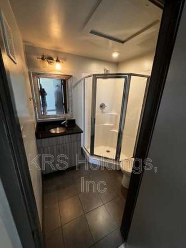 Photo - 123 Pine St Unit Apt 8