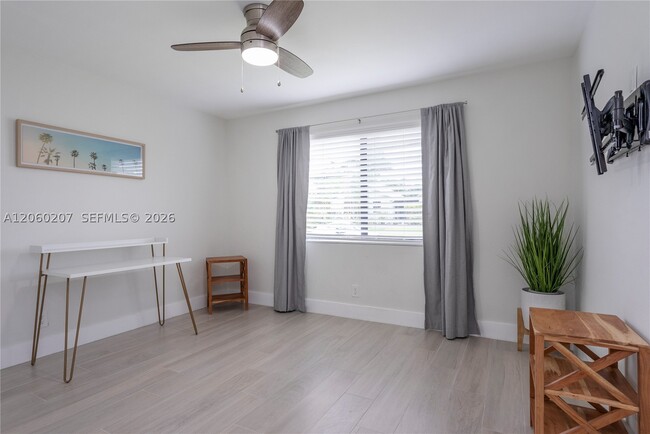 Photo - 510 SE 3rd Ave