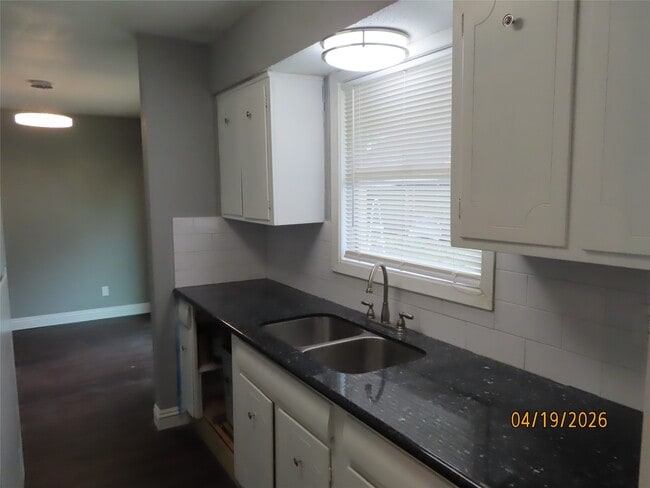 Photo - 10410 Broadstairs St