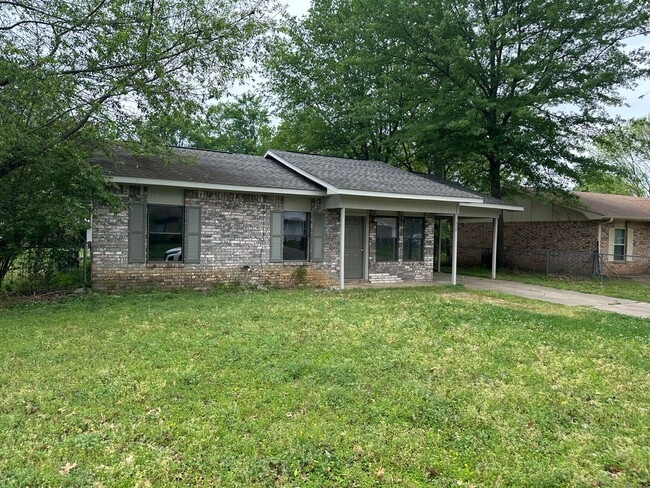 Photo - 320 S 41st St House