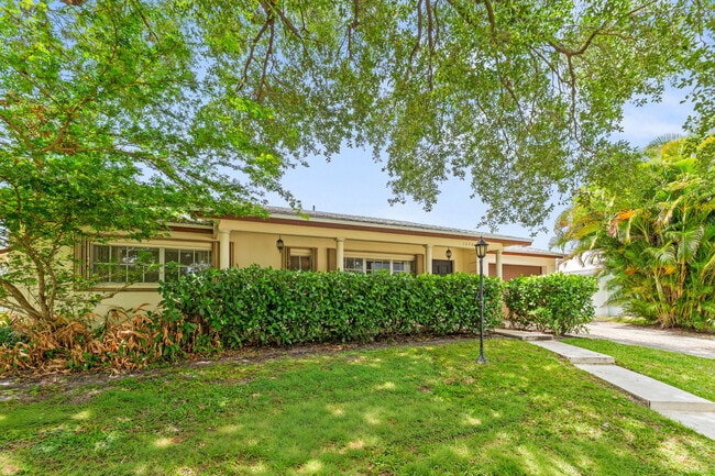 Photo - 1270 SW 8th St
