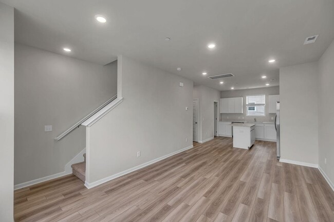 Photo - 1205 Harper Lndg