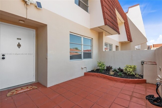 Photo - 4066 Inverrary Dr