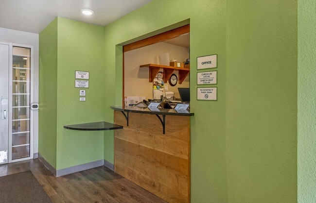 Photo - Furnished Studio-Louisville - South