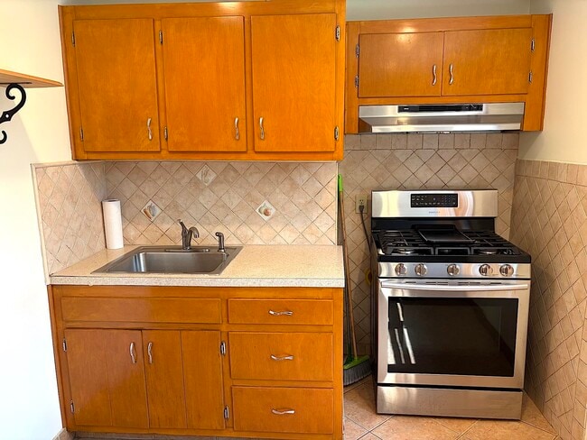 Photo - 314 Webster Ave Unit 2
